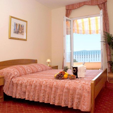 Aparthotel Villa Mozart Podgora Luaran gambar