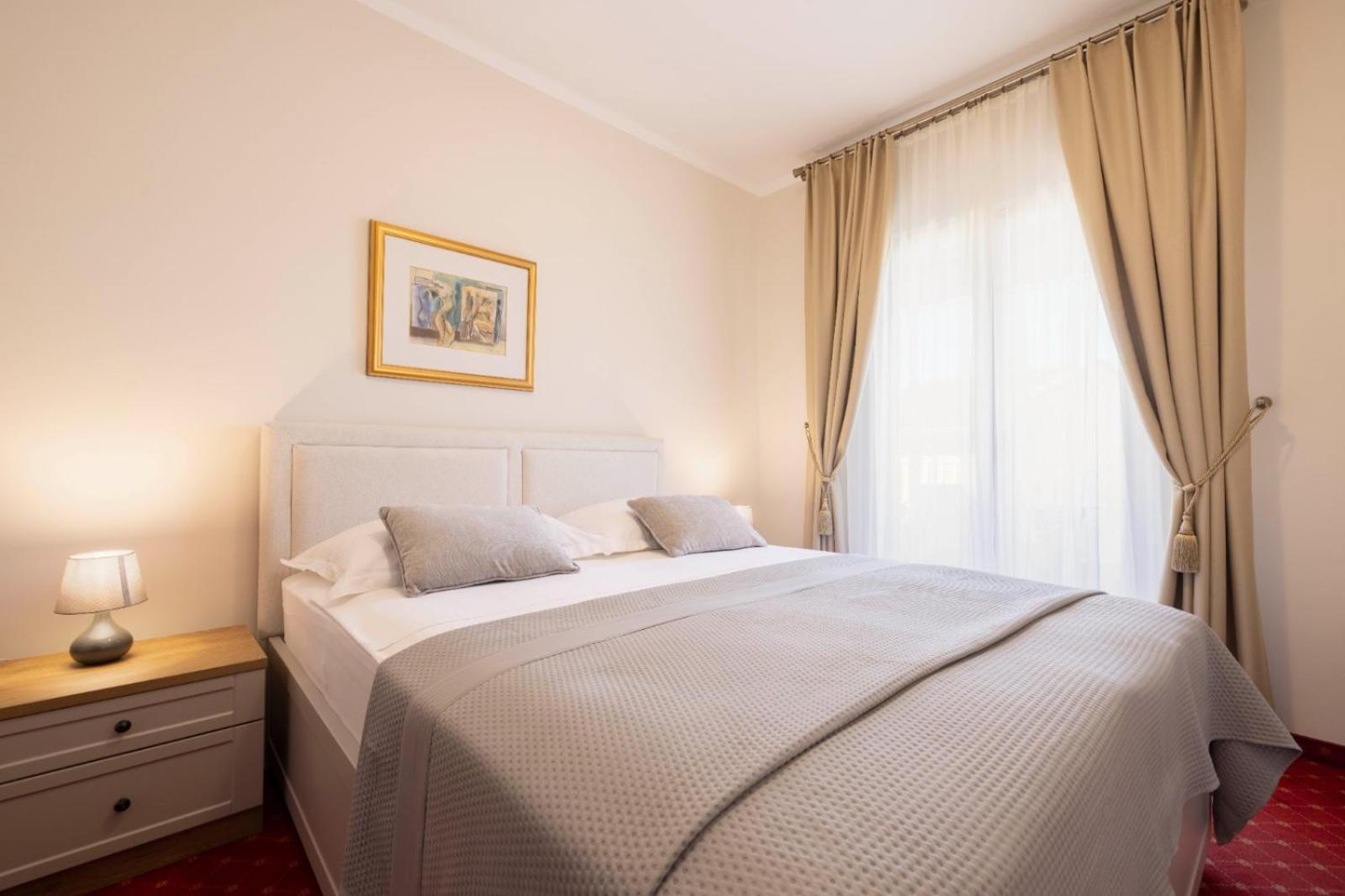 Aparthotel Villa Mozart Podgora Luaran gambar