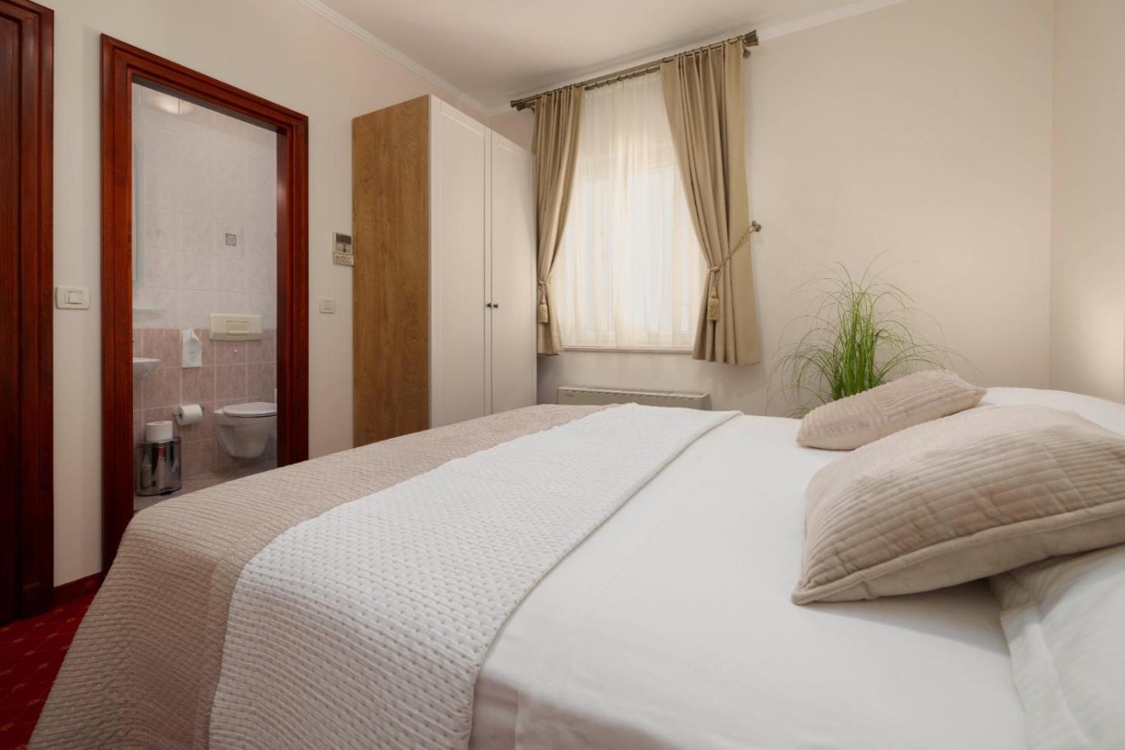 Aparthotel Villa Mozart Podgora Luaran gambar