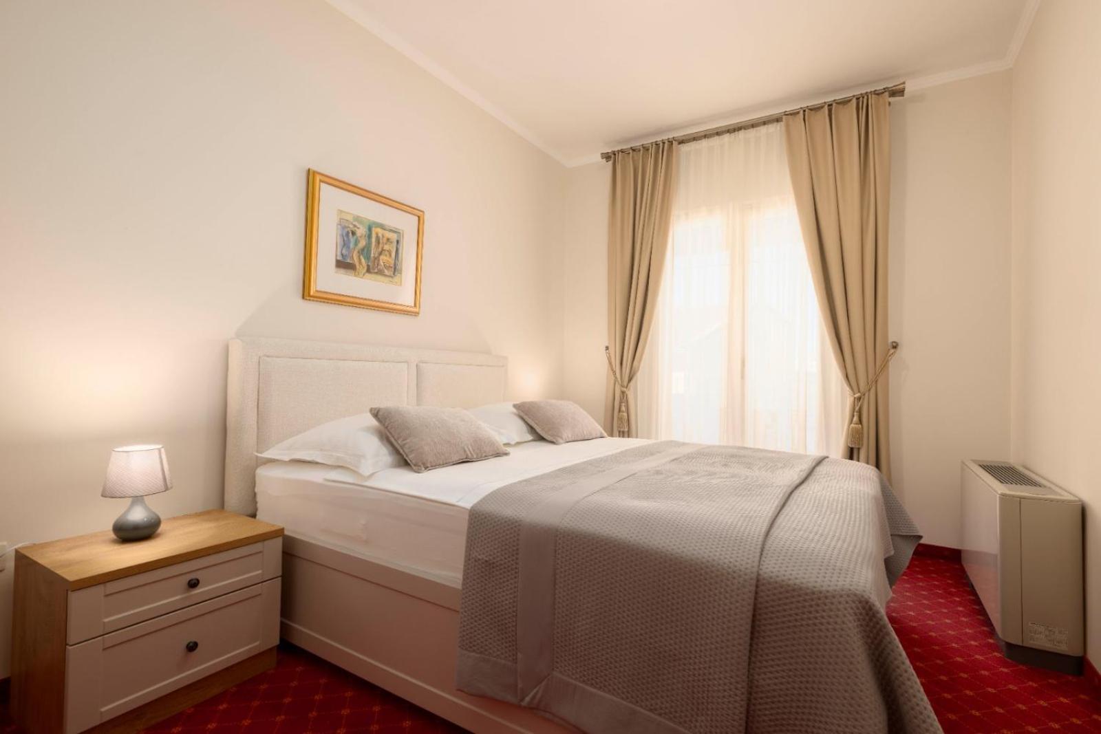 Aparthotel Villa Mozart Podgora Luaran gambar